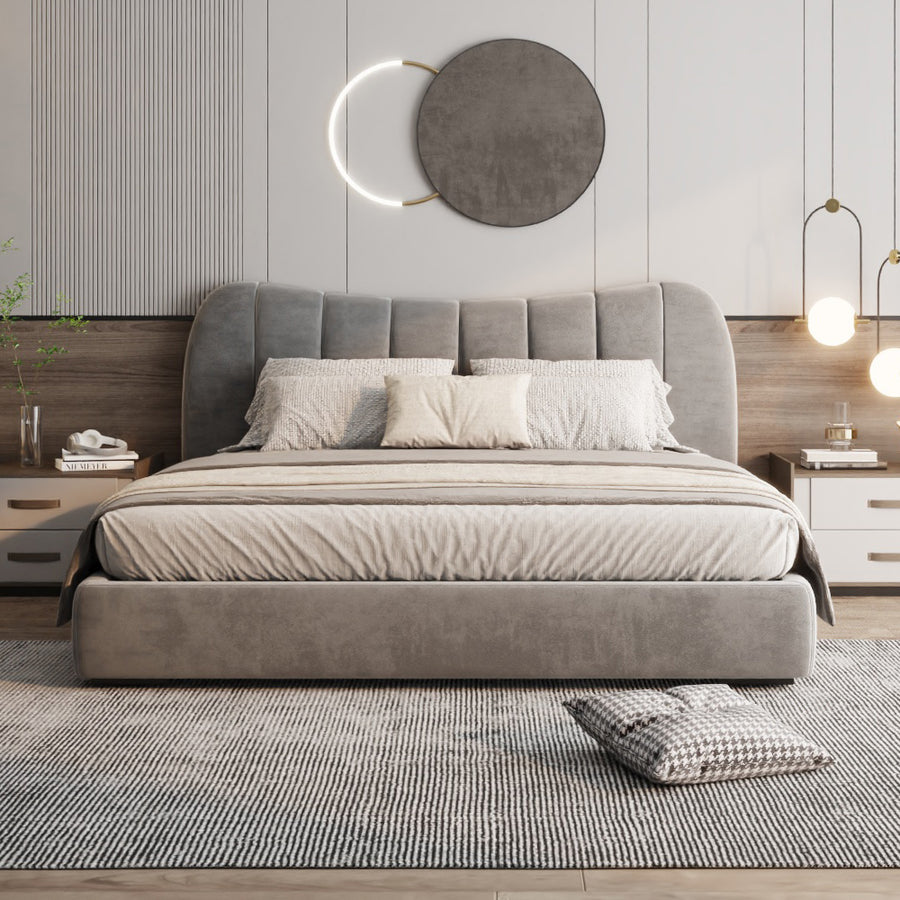 سرير سوبر كينغ مخملي رمادي مع إطار خشبي سويدي من الهوم