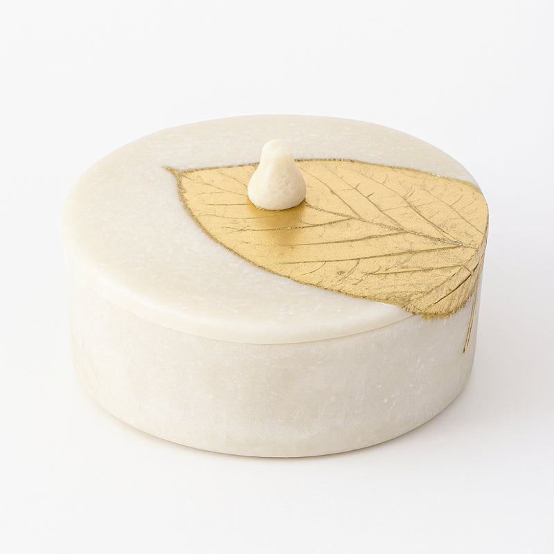 Elegant Decorative Box with a Luxurious Leaf Design - Gold
