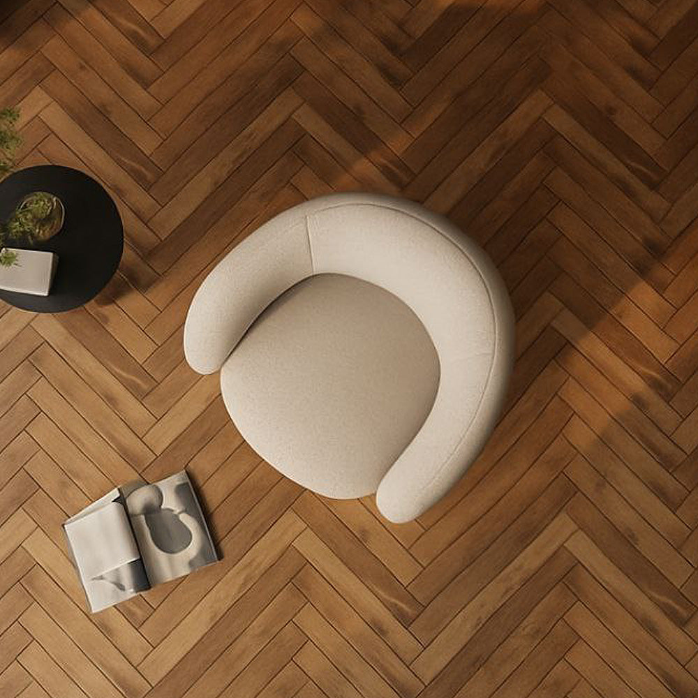 كرسي بذراعين قماش بوكليه وخشب سويدي  - 90x90x88 سم - أبيض