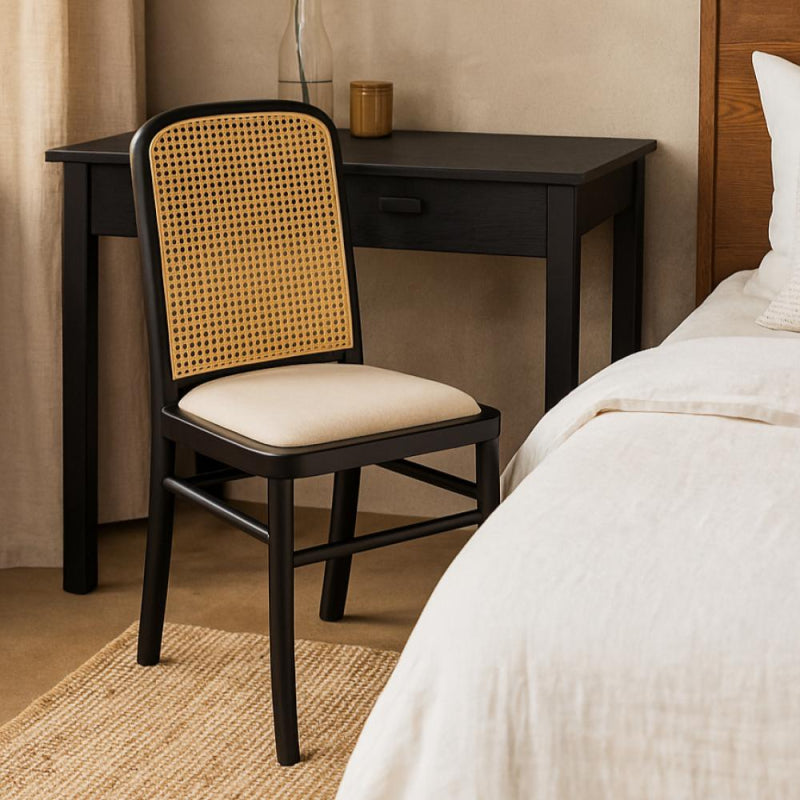 Classic Wooden Chair with a Straw Backrest - 44x40x90 cm