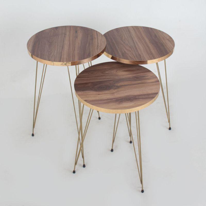 Set of circular service tables with a wooden top brown iron bases and a golden belt By Alhome - ALHOME